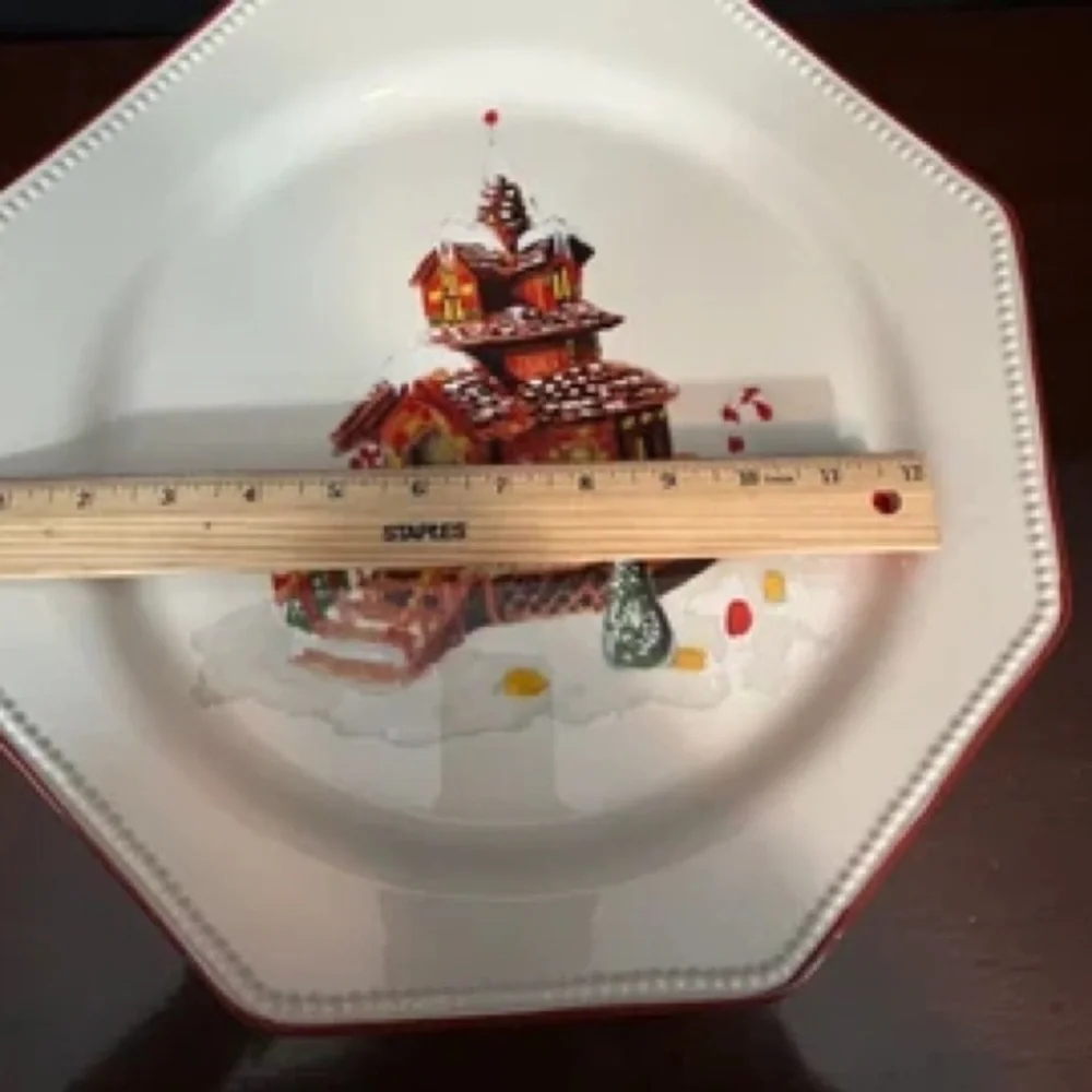 Williams-Sonoma Gingerbread House Serving/Chop Plate Red Trim 14” Octagonal